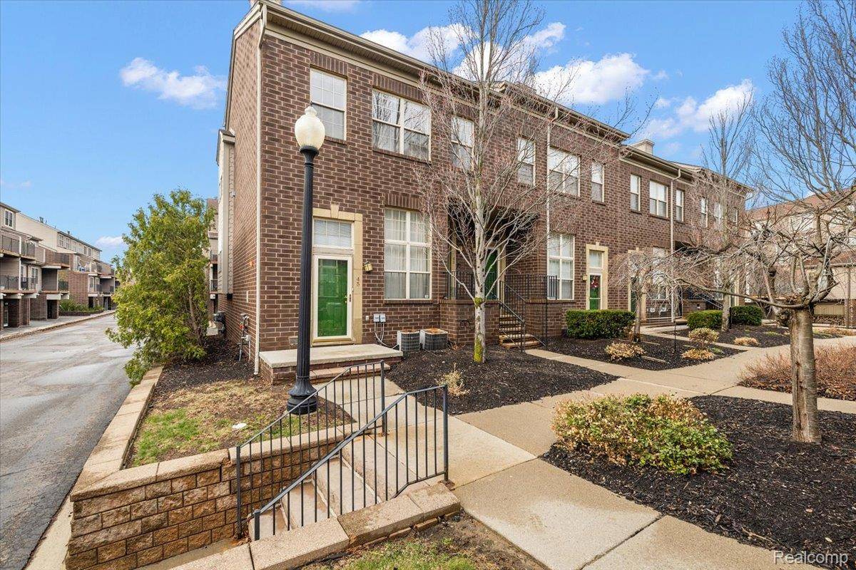 43 Georgetown CT, Dearborn, MI 48126