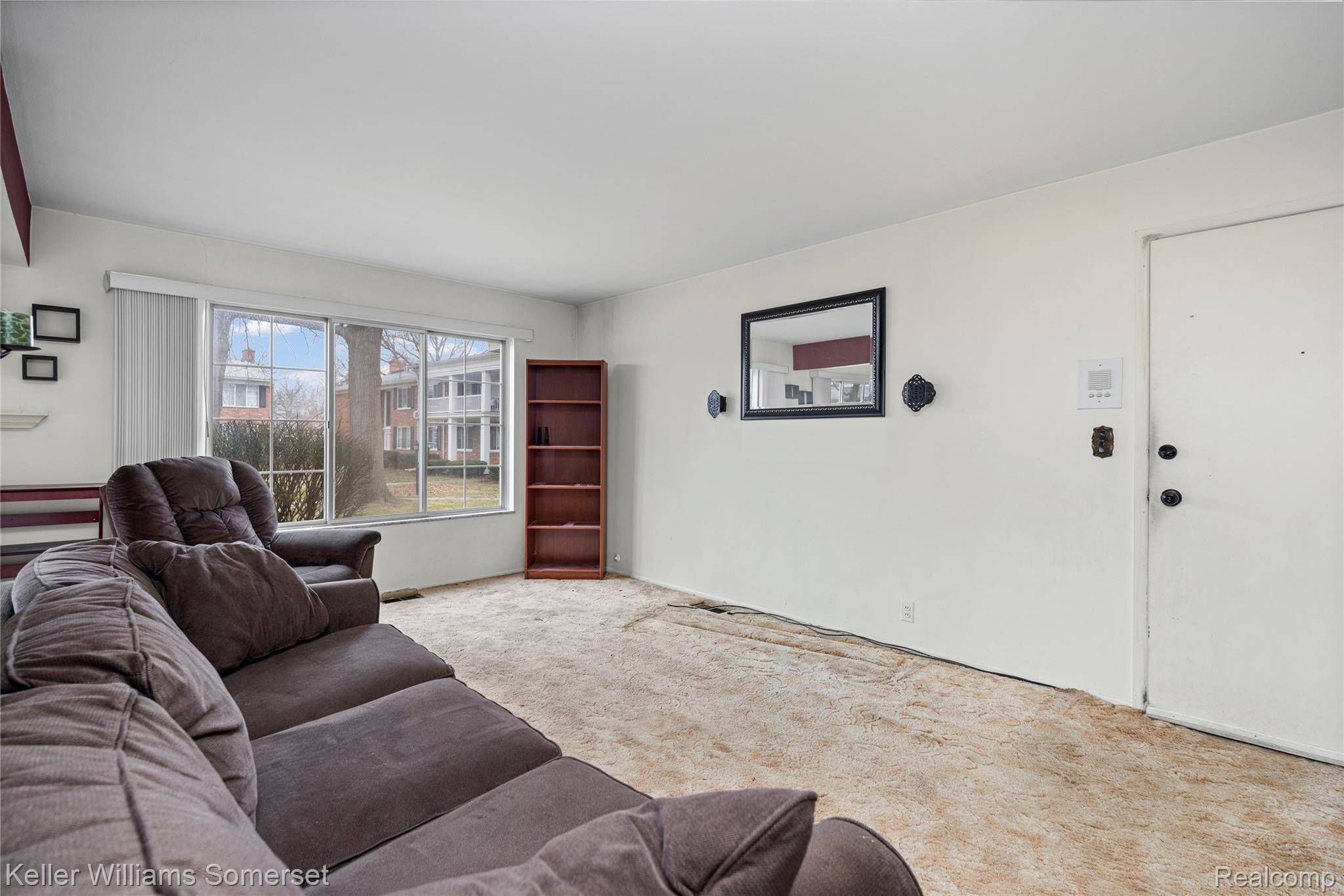 29484 Hoover RD, Warren, MI 48093