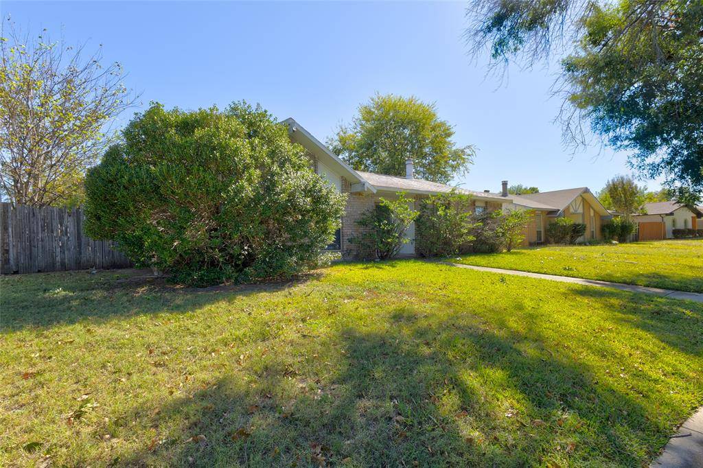 1833 Clark Trail, Grand Prairie, TX 75052