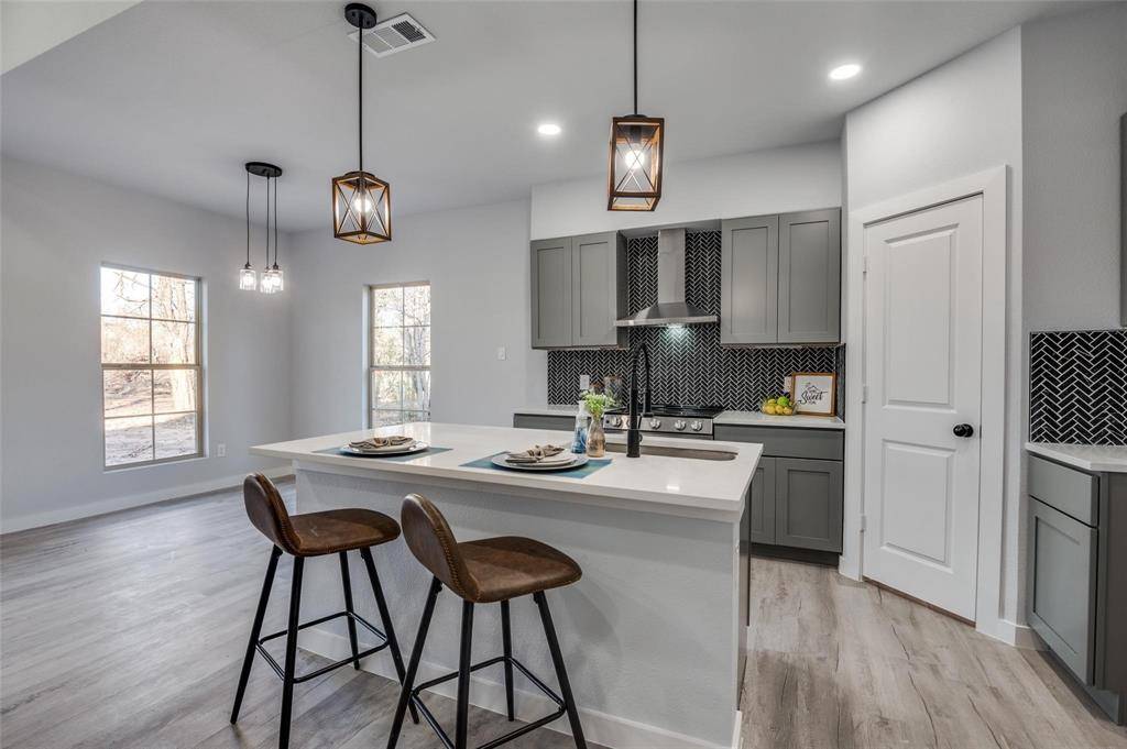 420 Kelly Lane, Seven Points, TX 75143