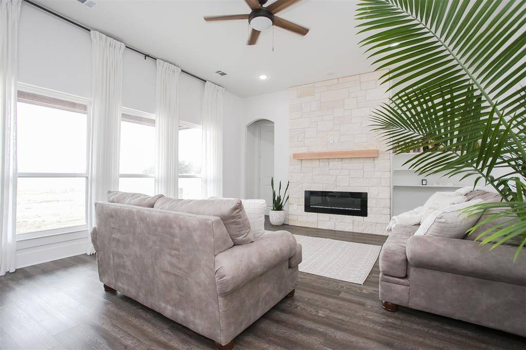 1006 Johnson Trail, Bells, TX 75414