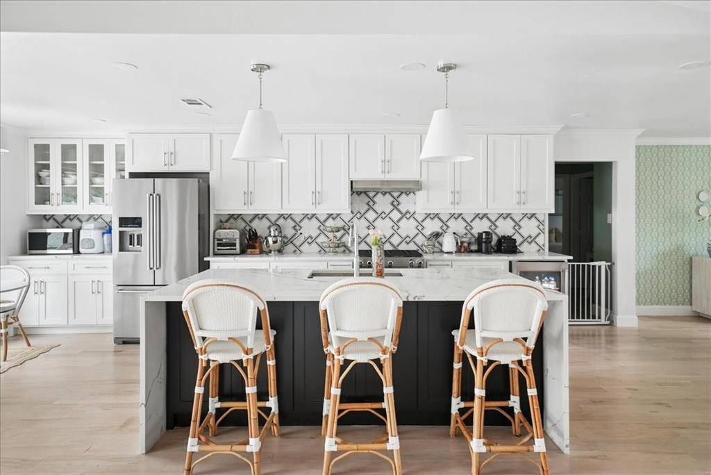 4263 Shady Bend Drive, Dallas, TX 75244