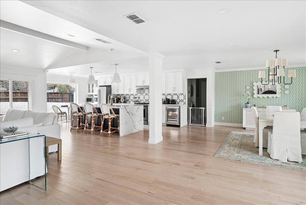 4263 Shady Bend Drive, Dallas, TX 75244