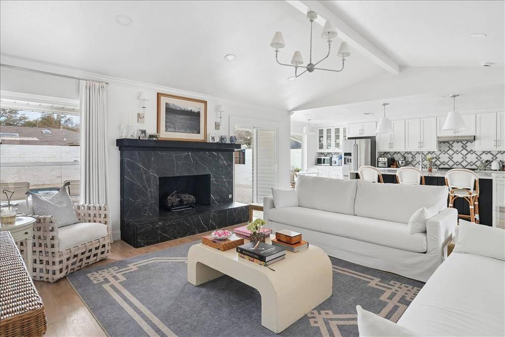 4263 Shady Bend Drive, Dallas, TX 75244