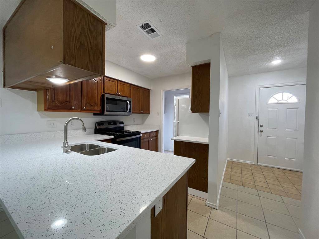 1404 Shufford Street, Irving, TX 75060