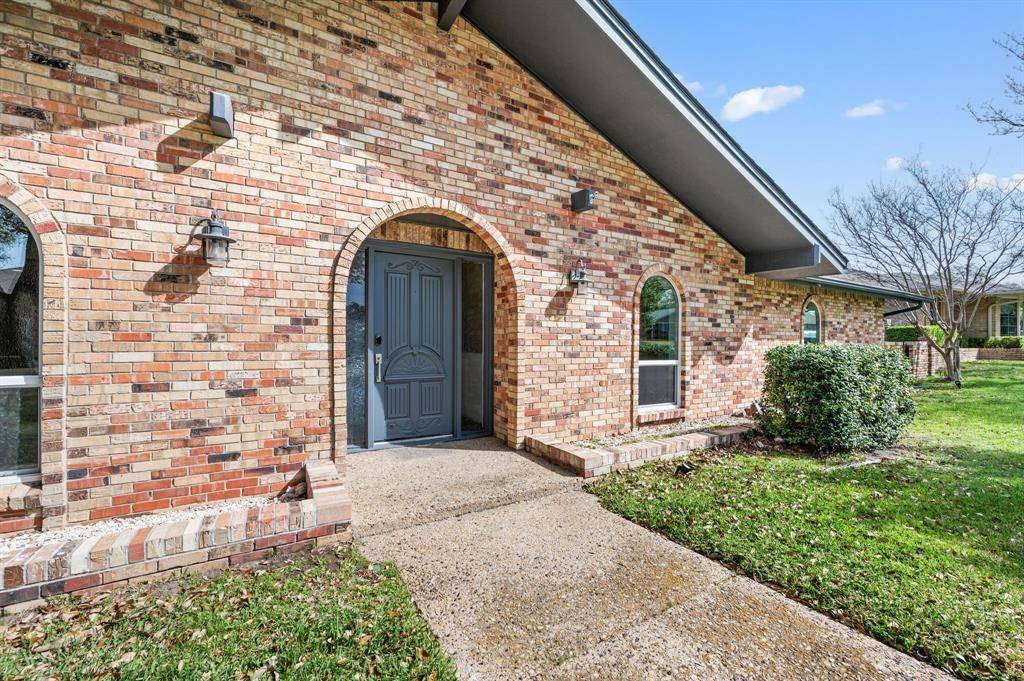 7221 Fernmeadow Drive, Dallas, TX 75248