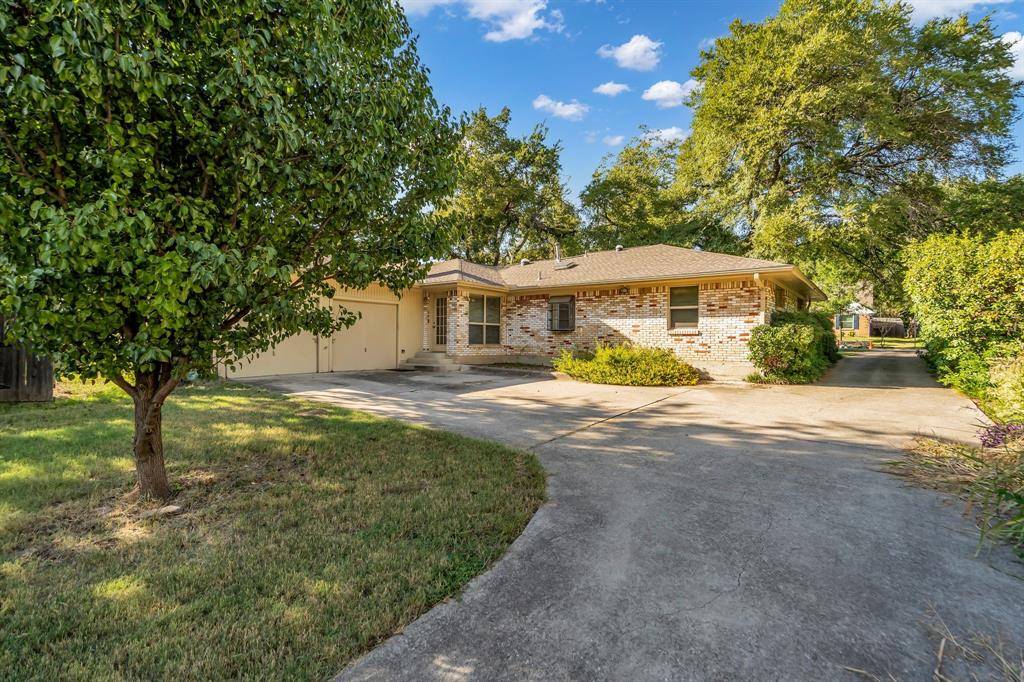 2972 Maydelle Lane, Farmers Branch, TX 75234