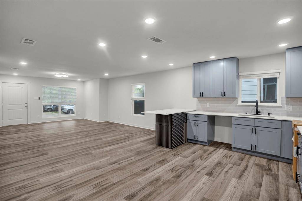 3023 Arizona Avenue, Dallas, TX 75216