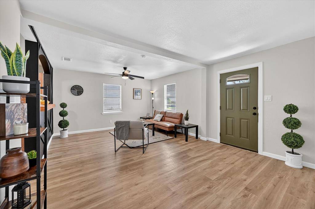 1830 San Antonio Street, Grand Prairie, TX 75051