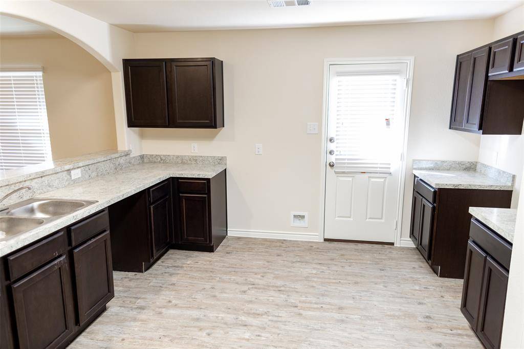 1503 Cardinal Drive, Ennis, TX 75119