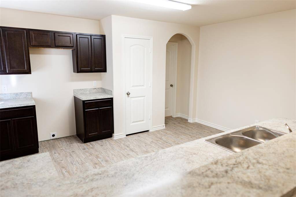 1503 Cardinal Drive, Ennis, TX 75119