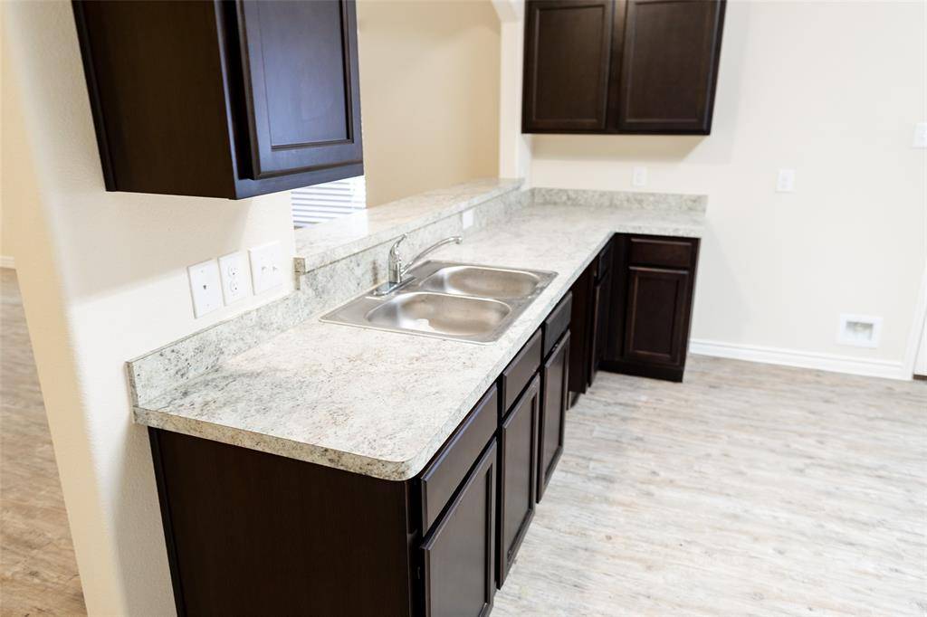 1503 Cardinal Drive, Ennis, TX 75119