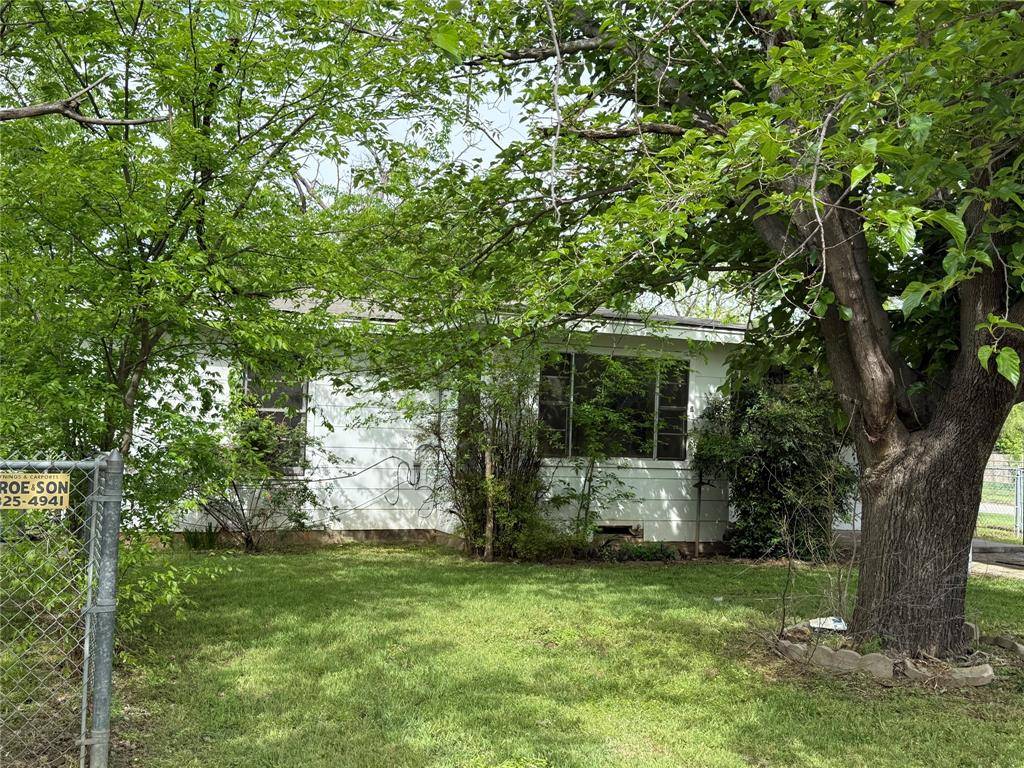 1602 SE 11th Avenue, Mineral Wells, TX 76067