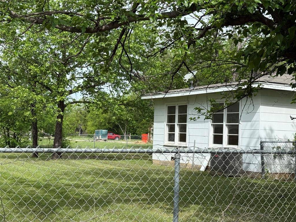 1602 SE 11th Avenue, Mineral Wells, TX 76067