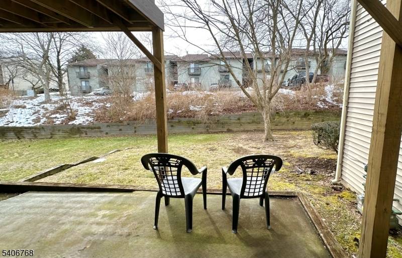 409 Spruce Hills Dr #409, Glen Gardner Boro, NJ 08826