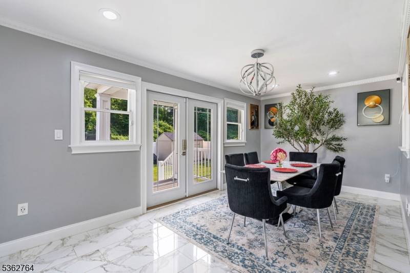 132 Parkside Rd, Plainfield City, NJ 07060