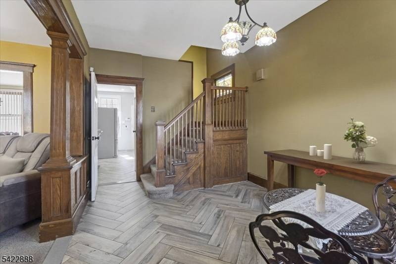 652 54 1St Ave, Elizabeth City, NJ 07202