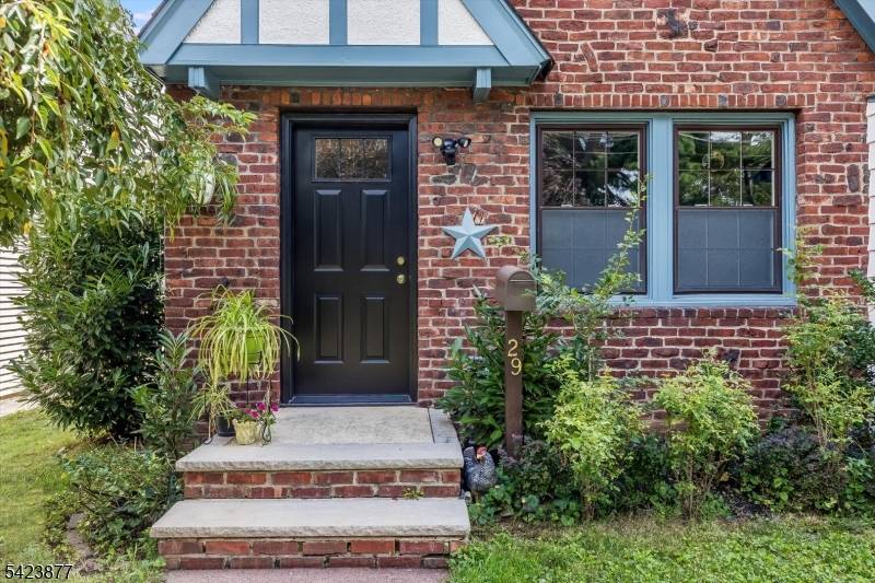 29 Newell Dr, Bloomfield Twp., NJ 07003