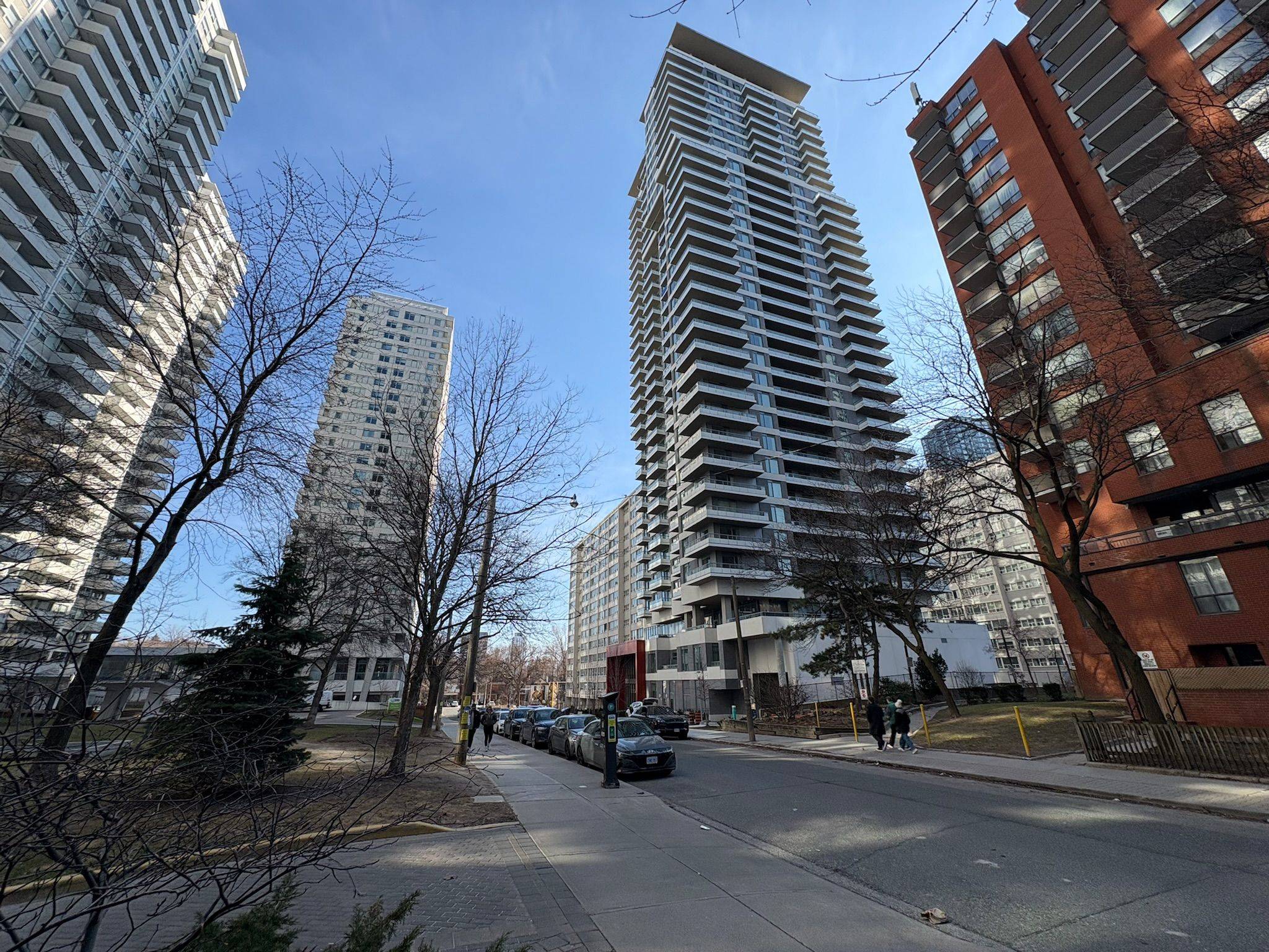 50 Dunfield AVE #1111, Toronto C10, ON M4S 0E4