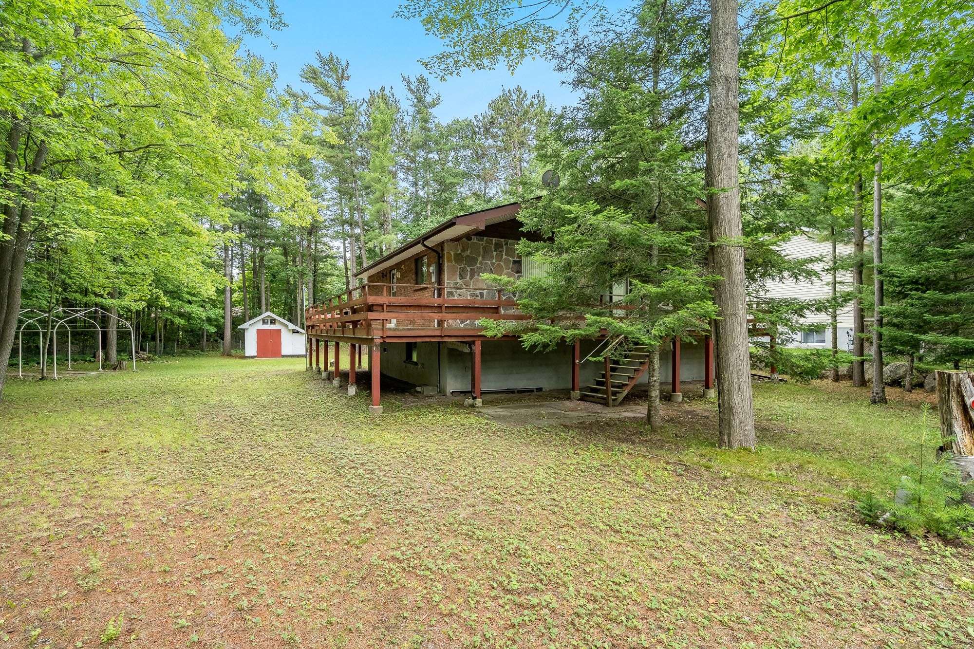 39 Rosemary RD, Tiny, ON L0L 2T0