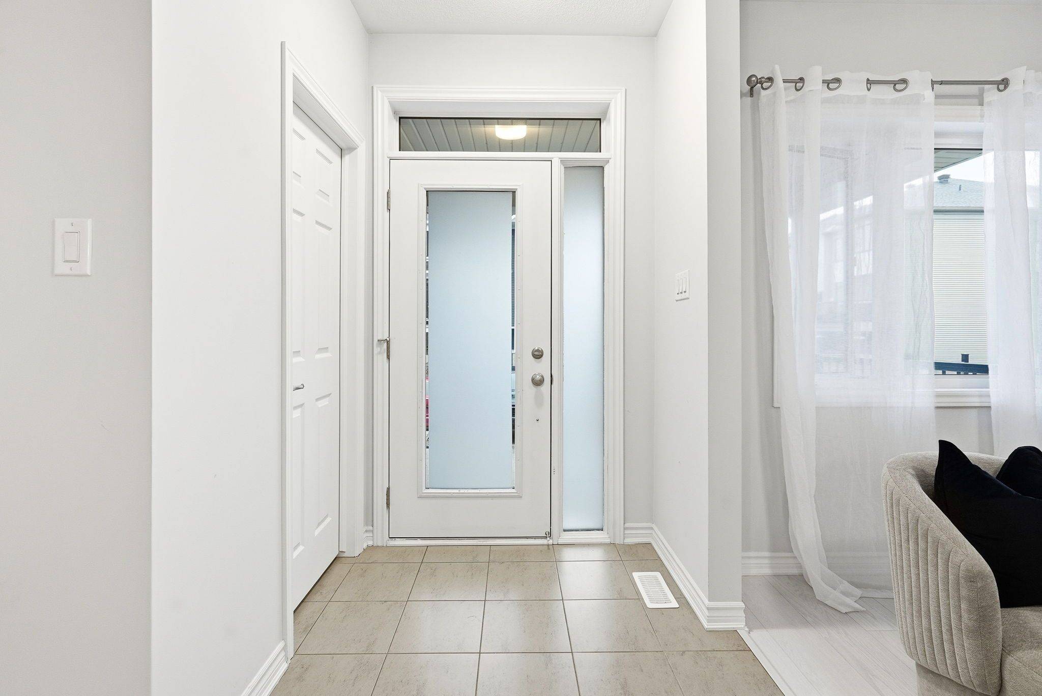 135 Anthracite Private, Barrhaven, ON K2J 7C8