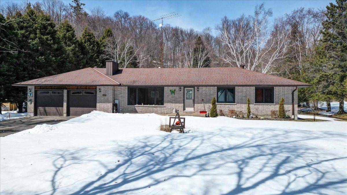 237 Maxwell Settlement RD, Bancroft, ON K0L 1C0