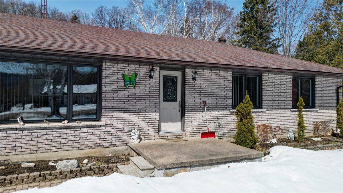 237 Maxwell Settlement RD, Bancroft, ON K0L 1C0