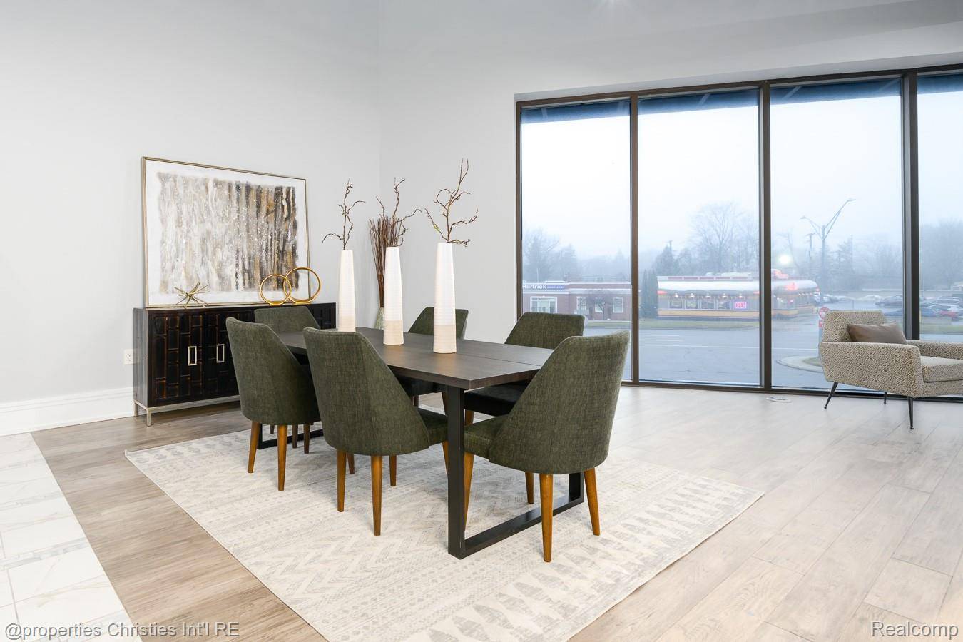 32686 Woodward AVE #E, Royal Oak, MI 48073