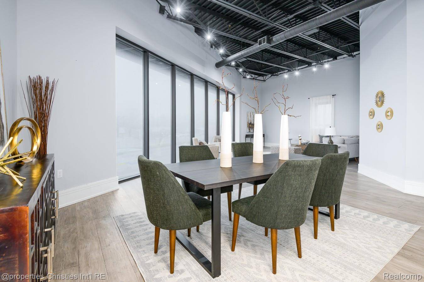 32686 Woodward AVE #E, Royal Oak, MI 48073