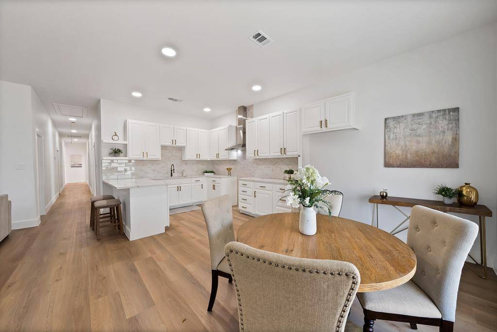 1130 E Hattie Street, Fort Worth, TX 76104