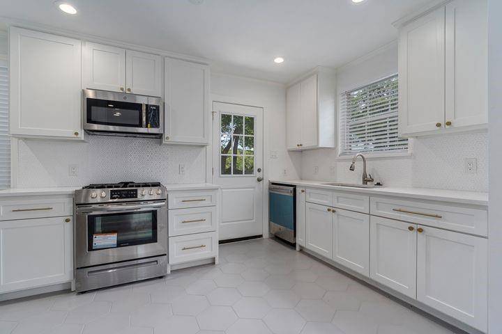 1231 Harlandale Avenue, Dallas, TX 75216