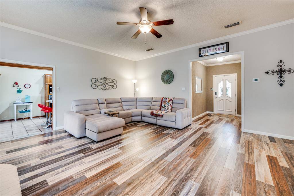 803 Twin Creek Drive, Mansfield, TX 76063