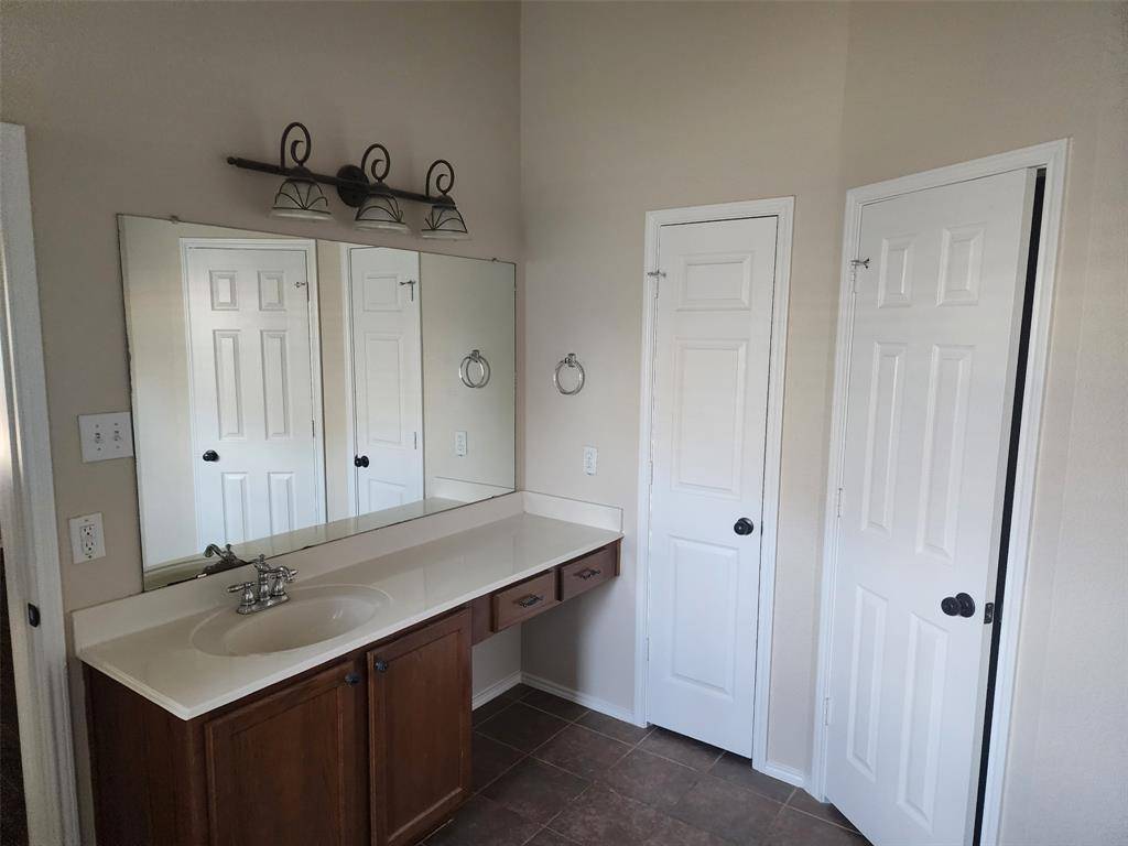 5414 Old Blush Drive, Midlothian, TX 76065