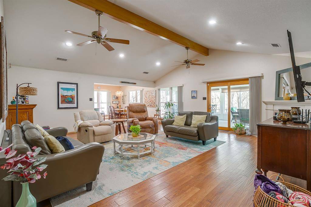 292 Pam Drive, Chico, TX 76431