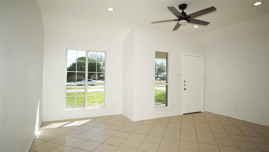 319 13th Street, Grand Prairie, TX 75051