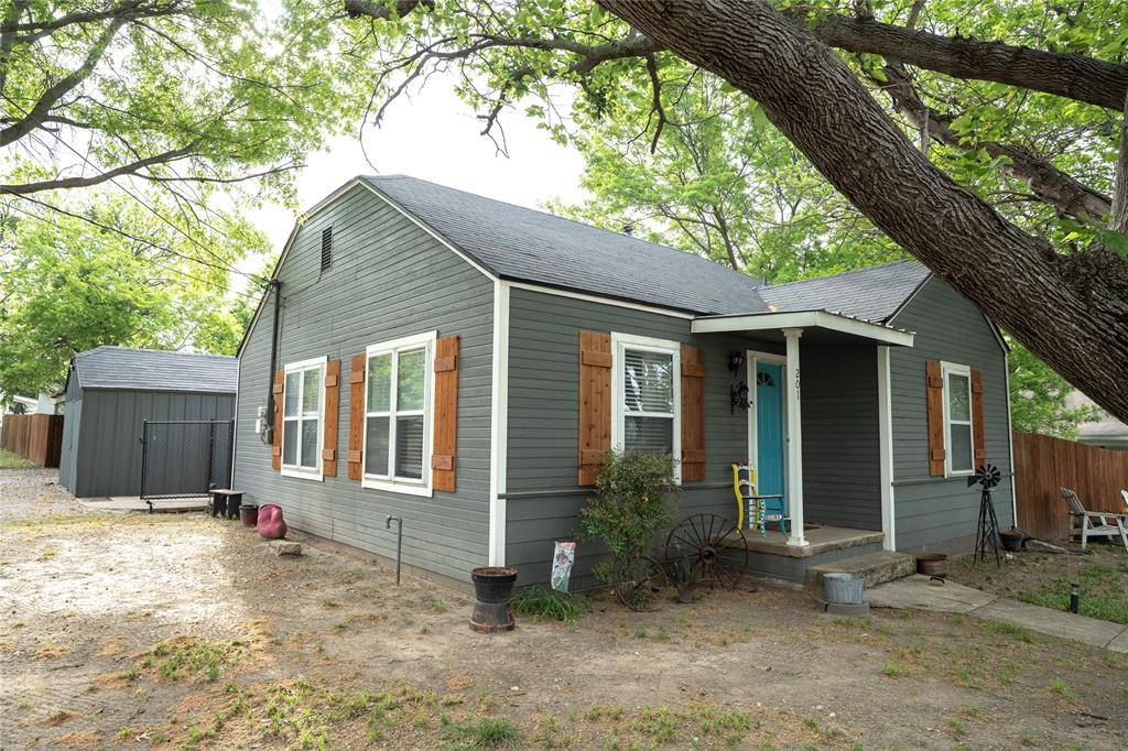 201 S Lane Street, Decatur, TX 76234