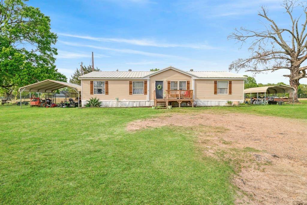 81 County Road 44880, Blossom, TX 75416