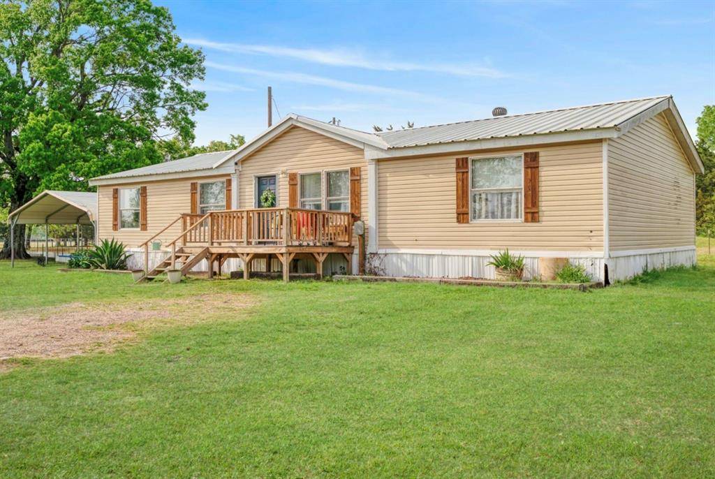 81 County Road 44880, Blossom, TX 75416