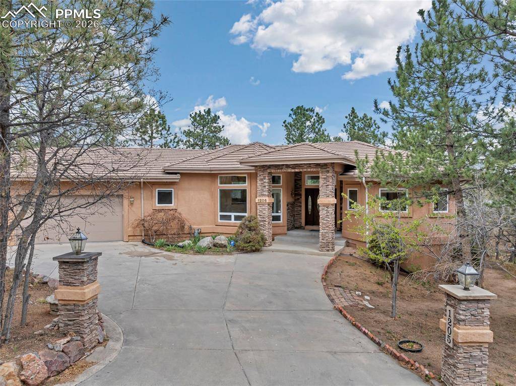 1205 Oakmoor HTS, Colorado Springs, CO 80906