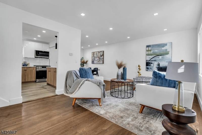 2824 N Stiles St, Linden City, NJ 07036