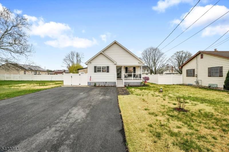 111 N Laurel St, Buena Boro, NJ 08326