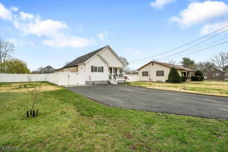 111 N Laurel St, Buena Boro, NJ 08326