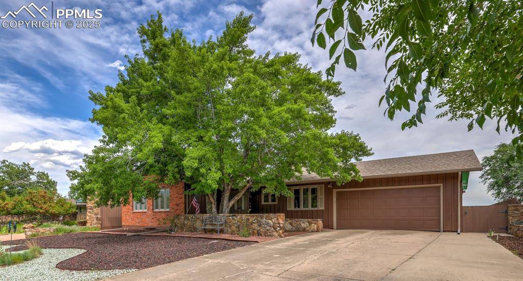 223 Crystal Hills BLVD, Manitou Springs, CO 80829