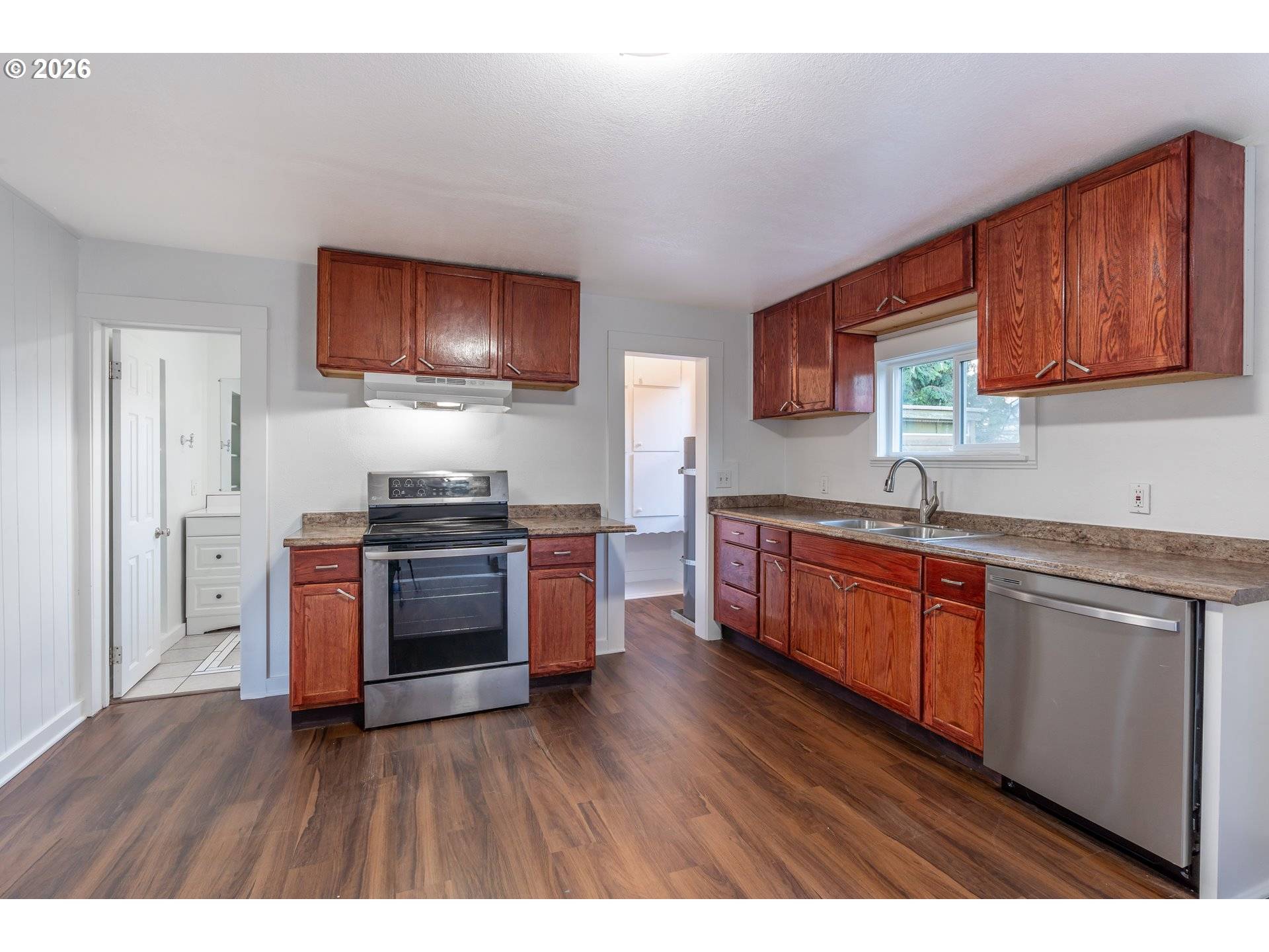 903 S 3RD AVE, Kelso, WA 98626