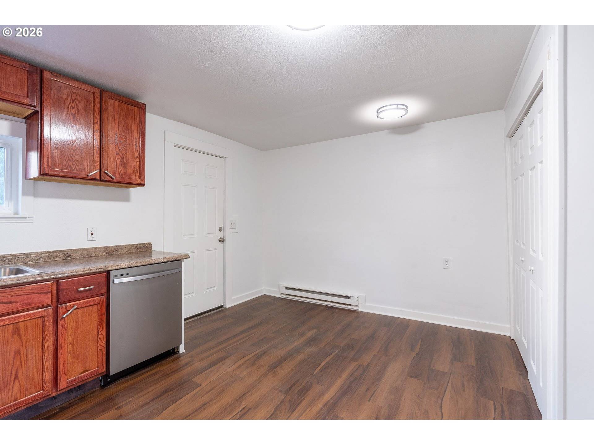 903 S 3RD AVE, Kelso, WA 98626