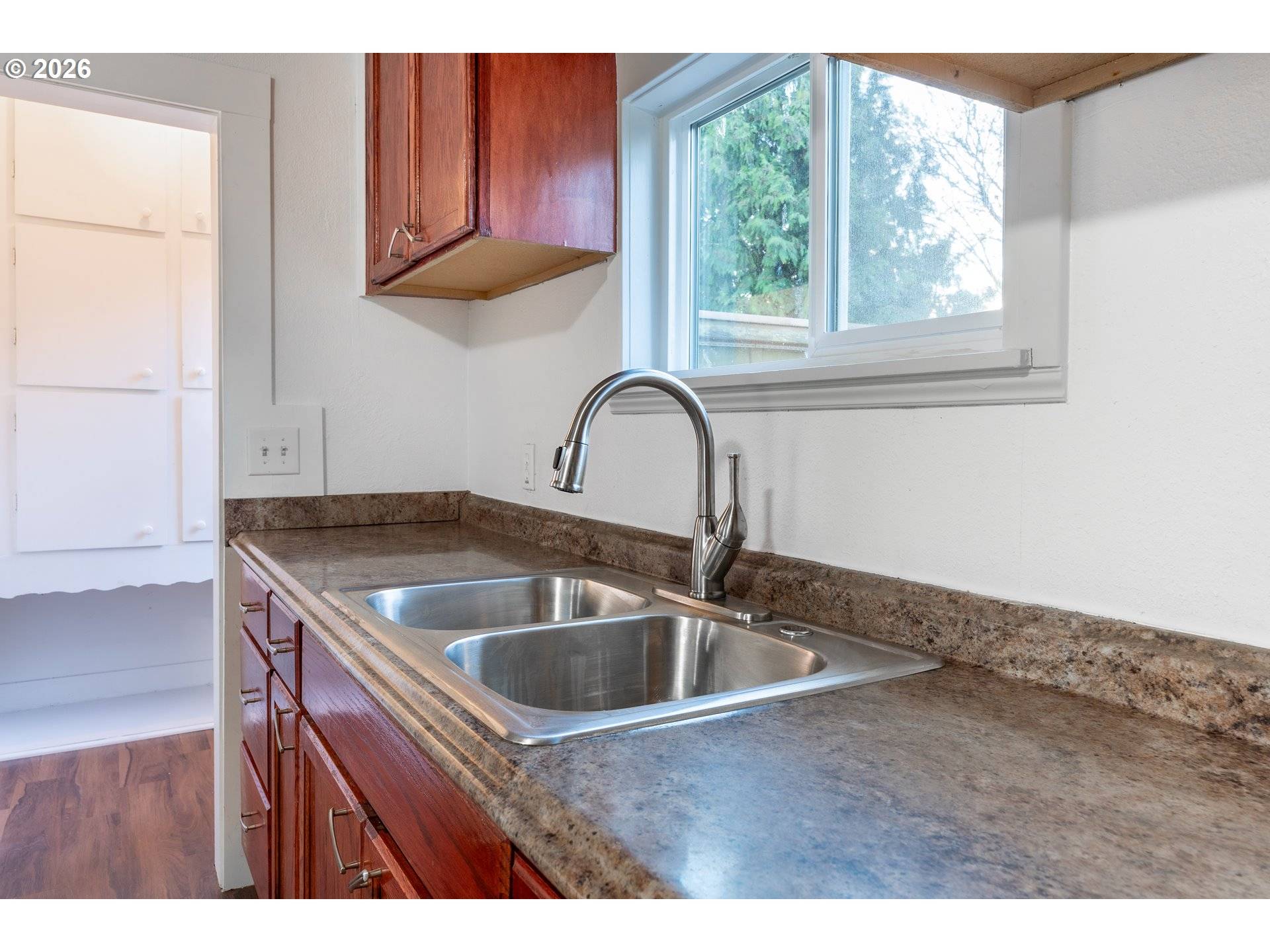 903 S 3RD AVE, Kelso, WA 98626