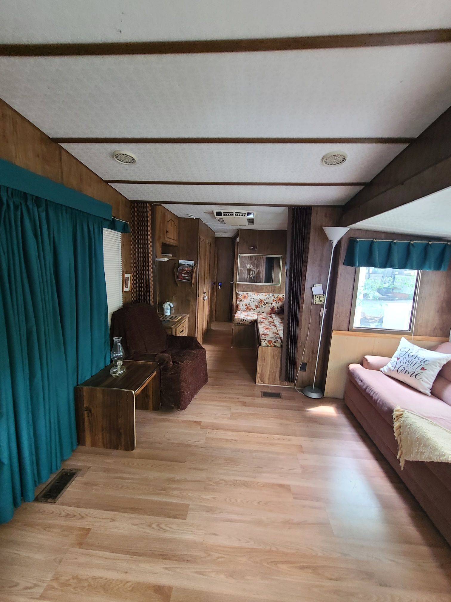 105 Horseshoe CIR, Georgina, ON L0E 1N0