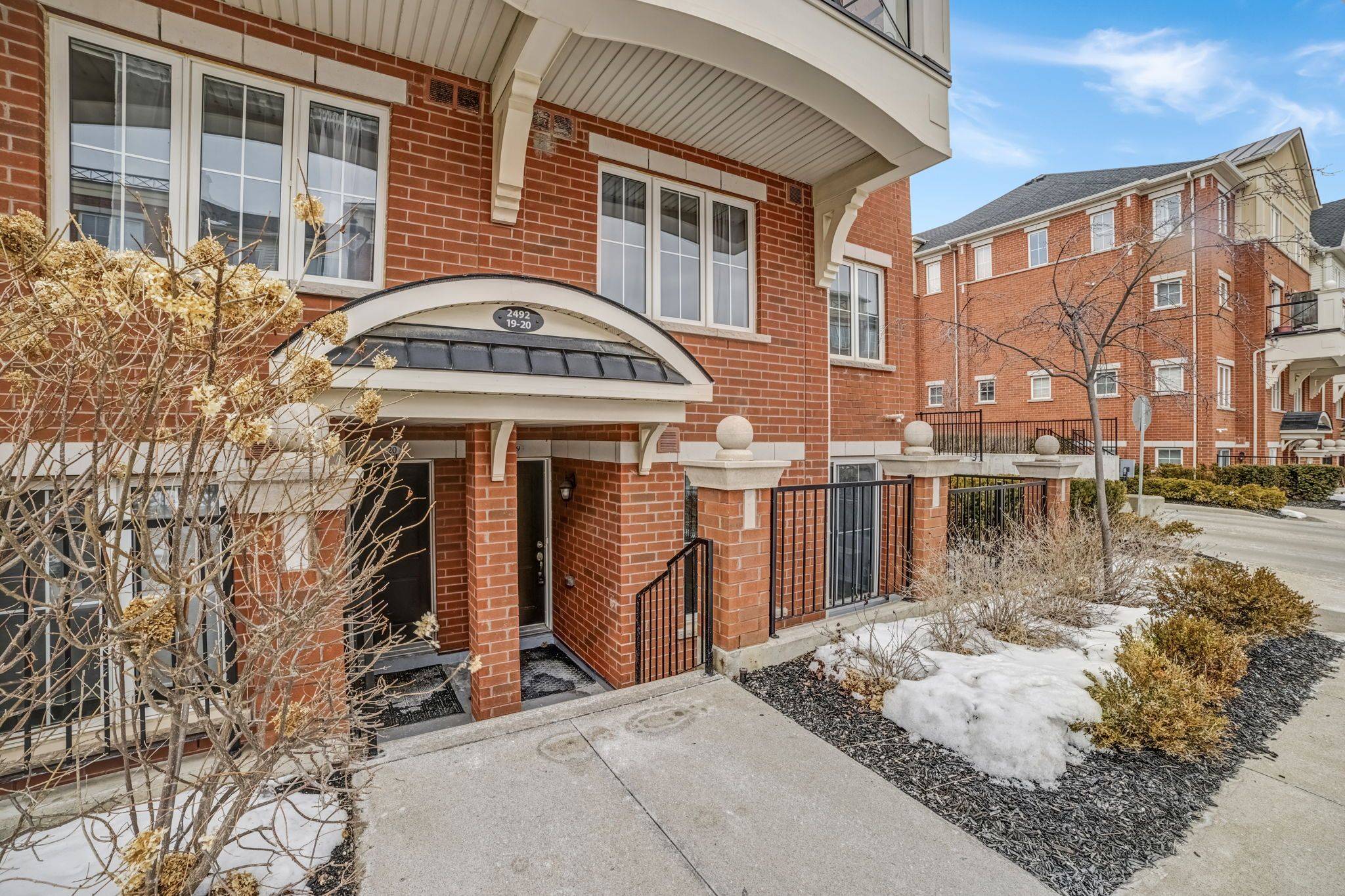 2492 Post RD #19, Oakville, ON L6H 0G6