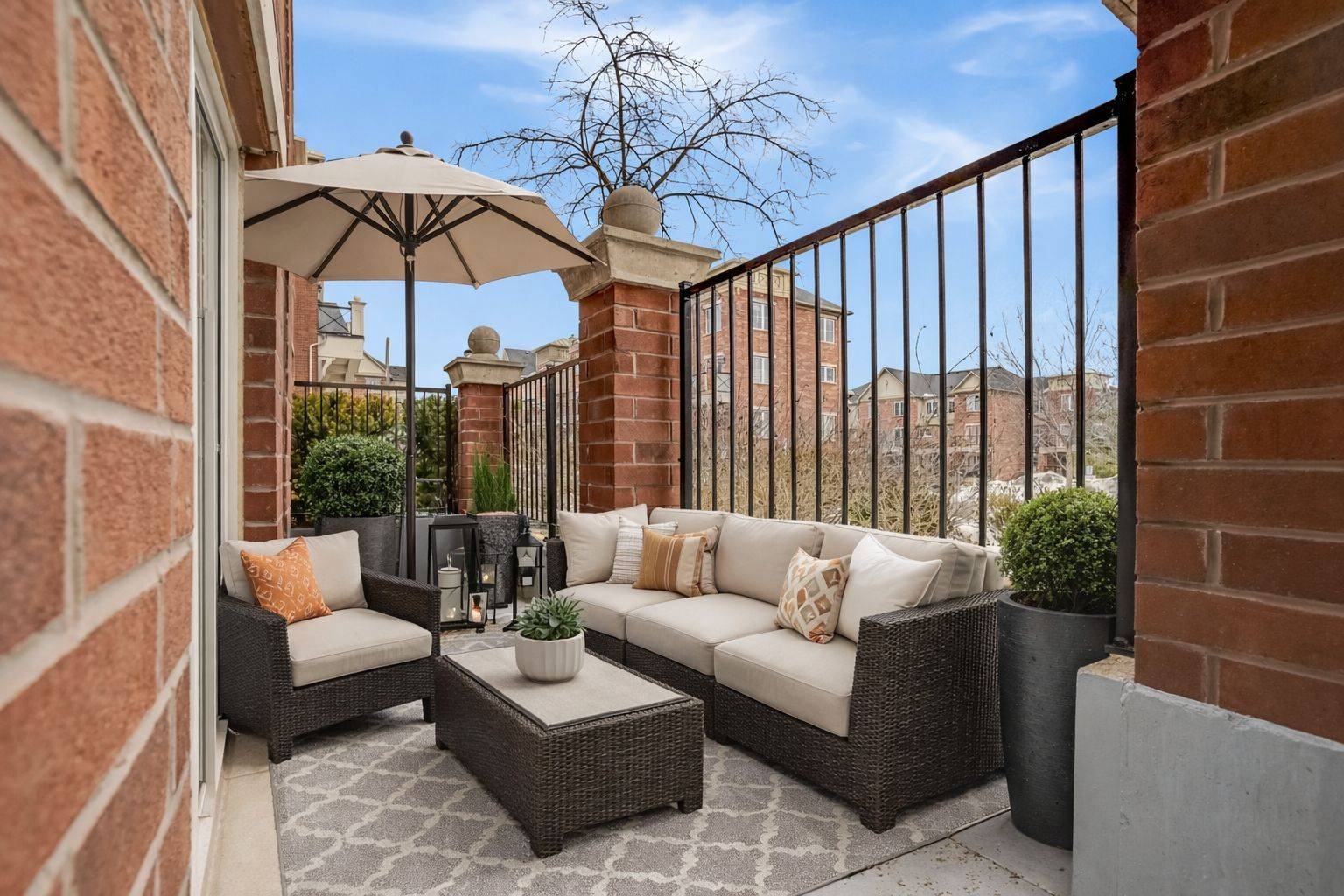 2492 Post RD #19, Oakville, ON L6H 0G6