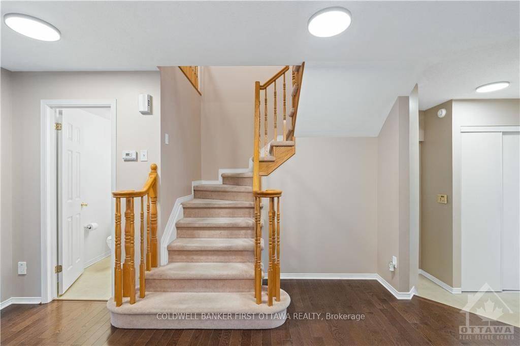 157 ANNAPOLIS CIR, Hunt Club - Windsor Park Village And Area, ON K1V 1Z2